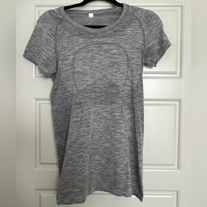 Lululemon Light Grey Short Sleeve Top